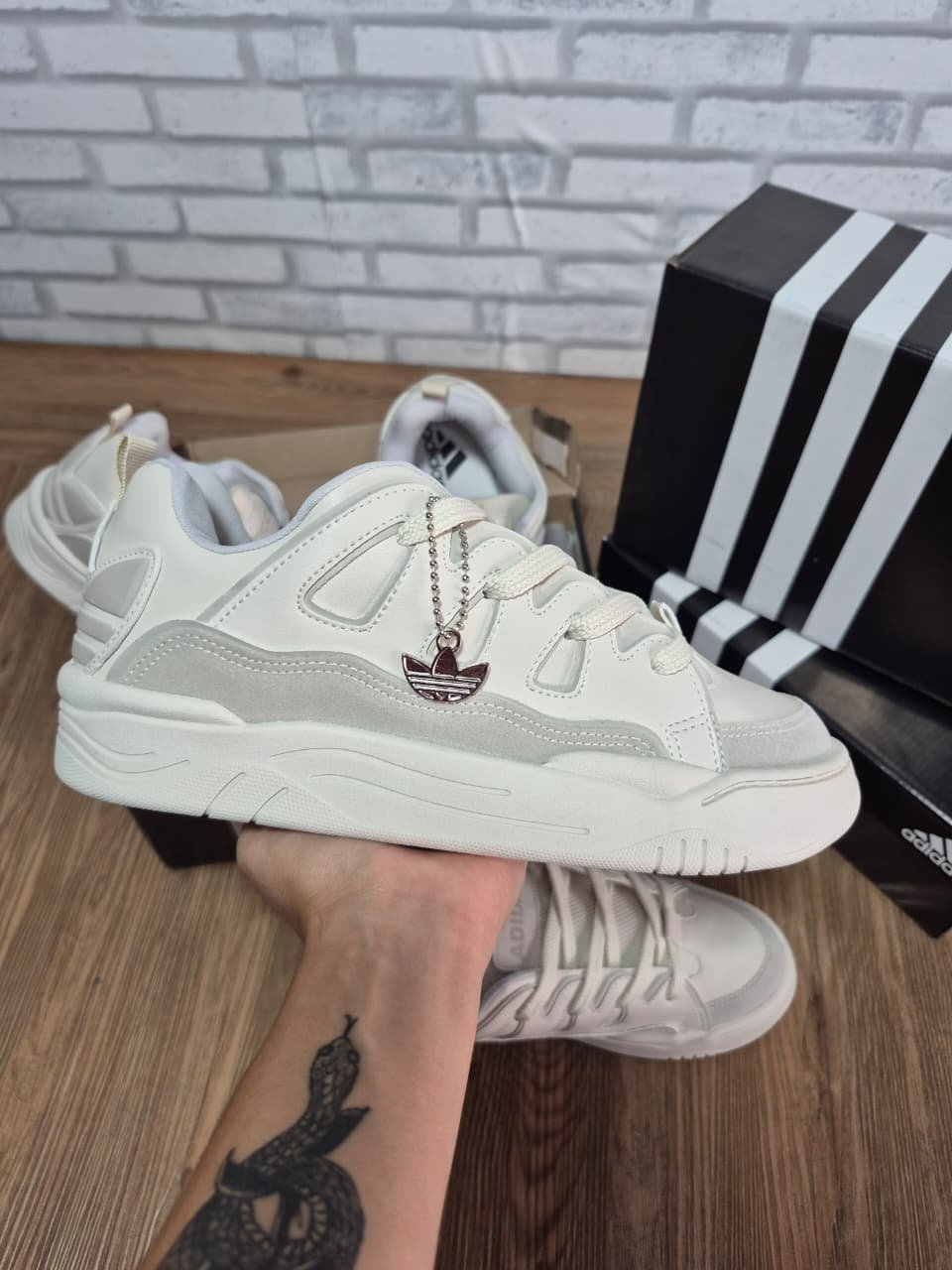 Tênis Adidas Osíris Premium